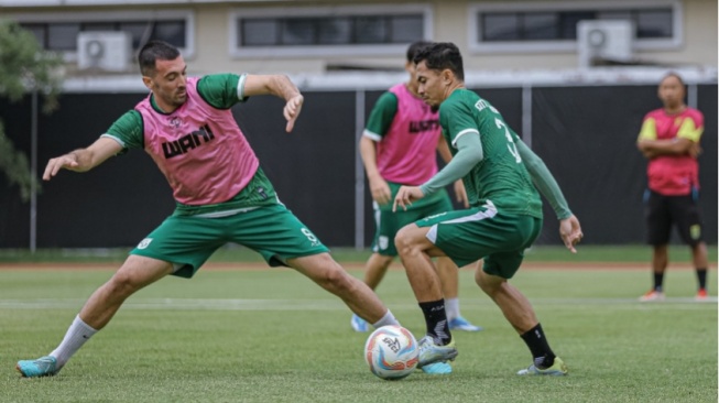 Sesi Latihan Klub Persebaya Surabaya. (persebaya.id)