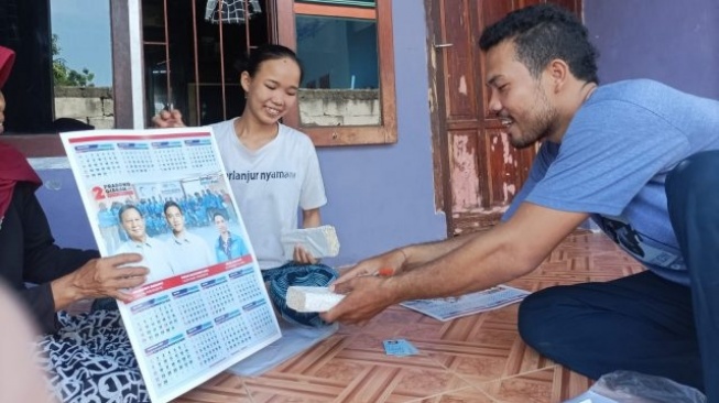 Modal Tempe, Relawan GBN Door To Door Sosialisasikan Prabowo-Gibran di Banten