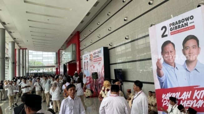 Ratusan kader dan simpatisan sudah hadir di acara Rakornas Partai Gerindra di Jakarta International Expo atau JIEXPO, Kemayoran, Jakarta Pusat. (Suara.com/Novian)