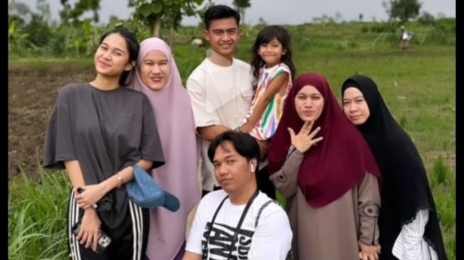 Outfit Azizah Salsha Saat ke Sawah Capai Ratusan Juta! (Instagram)