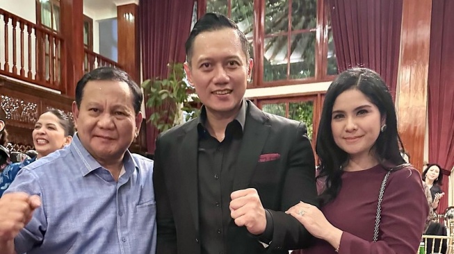 Annisa Pohan Posting Foto Jadul AHY dan Mayor Teddy, Warganet Malah Ribut Siapa yang Lebih Ganteng