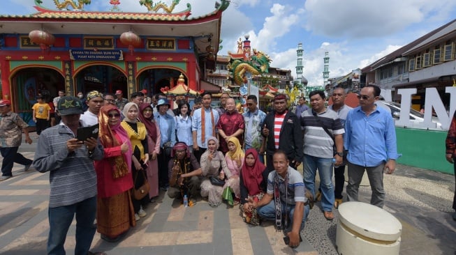 Gibran: Toleransi Umat Beragama di Singkawang Luar Biasa, Bisa Jadi Percontohan