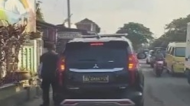 Jangan Ditiru! Pajak Mobil Mati tapi Pakai Pelat Dinas Polri buat Kampanye, Begini Nasib Caleg Demokrat Zulfikar