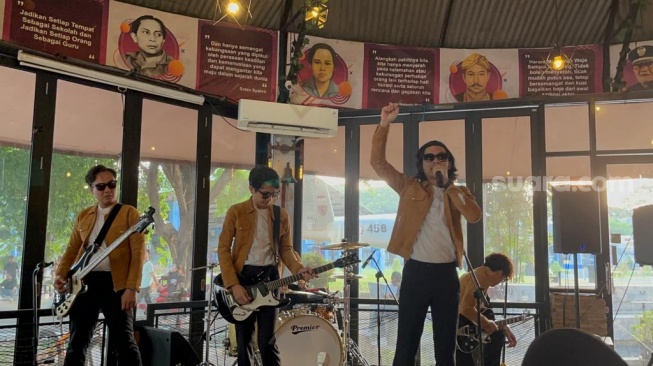 The Changcuters di acara peluncuran lagu terbaru di kawasan Gatot Subroto, Jakarta Selatan pada Senin (18/12/2023) [Suara.com/Rena Pangesti]