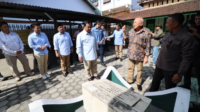 Capres Prabowo Subianto Berkunjung ke Museum Peta di Kota Blitar Bersama Tinton Suprapto