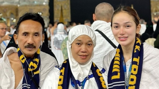 Fakta ibadah umrah Princess Jessica Rinrada (Instagram/@princessjessicaofficiall)