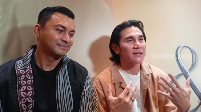 Vino G. Bastian dan Anjasmara Bocorkan Momen Haru di Film Hamka & Siti Raham Vol.2