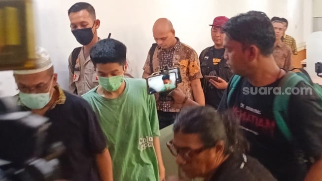 Bayu Firlen Dituntut 4 Tahun Penjara Kasus Penyebaran Video Syur Mirip ...