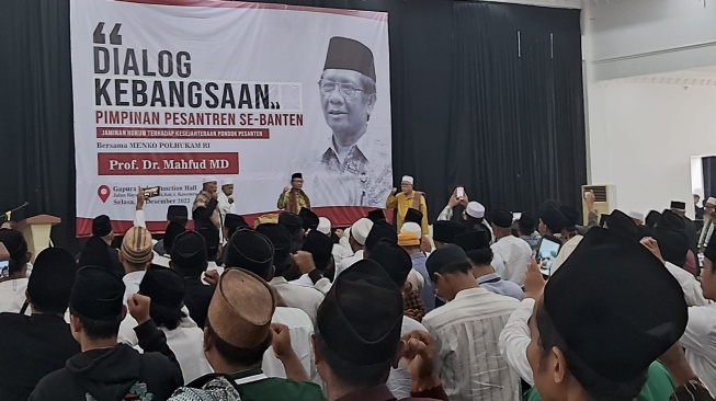 Mahfud MD Janjikan Honor Tetap Ustaz dan Marbot Masjid di Hadapan Pimpinan Ponpes di Banten