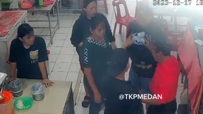 Preman di Medan Minta Uang ke Warung Makan untuk Beli Miras, Warganet: Ditangkap, Minta Maaf, Lepas