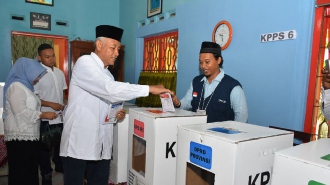 Pemilu 2024 di Kukar, Petugas KPPS Bekerja Keras, Tak Ada yang Tumbang