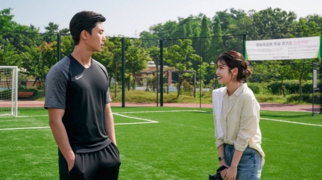 Review Film Korea Dream, Duet Apik Park Seo-Joon dan IU yang Bikin Gemas