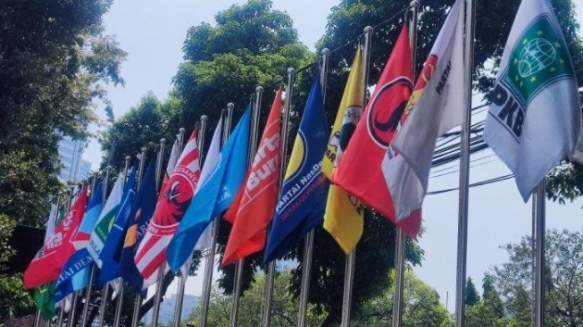 Ilustrasi bendera-bendera parpol. [Ist]