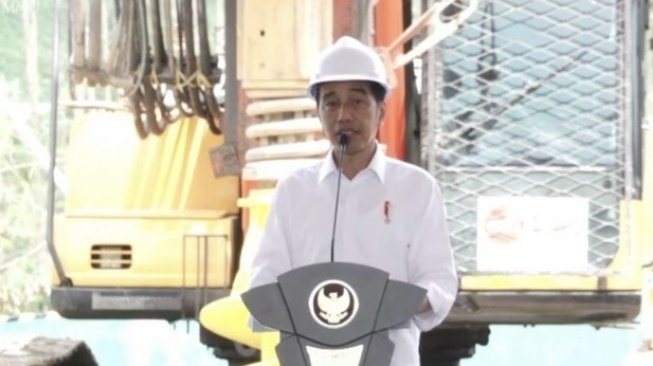 Presiden Joko Widodo saat menyampaikan sambutan dalam acara peletakan batu pertama Rumah Sakit Umum Pusat di Ibu Kota Nusantara, Kalimantan Timur, Rabu (20/12/2023) [Suara.com/ANTARA]