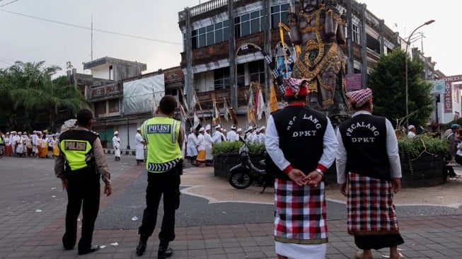 Polisi Adat yang Ditakuti Banyak Orang, Ini Tugas Pecalang