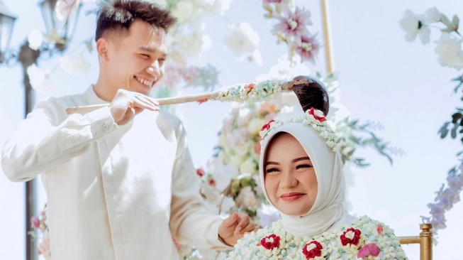 Momen Tujuh Bulanan Istri Witan Sulaeman. (Instagram/rismahanisulaiman_)