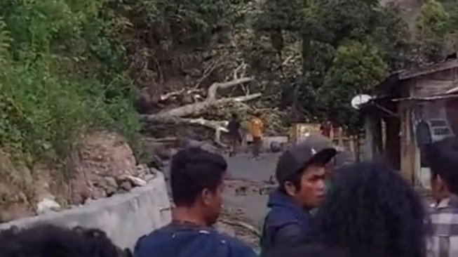 Banjir Bandang Landa Simalungun, Rumah hingga Puluhan Makam Rusak