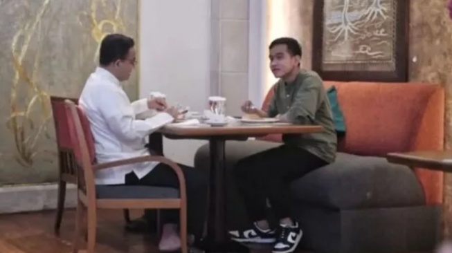 Anies dan Gibran sarapan bareng di Solo (Twitter/ @gibran_tweet). 