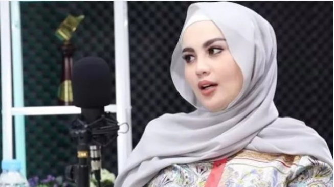 Profil dan Agama Jennifer Dunn, Suaminya Diperiksa KPK Terkait Bansos