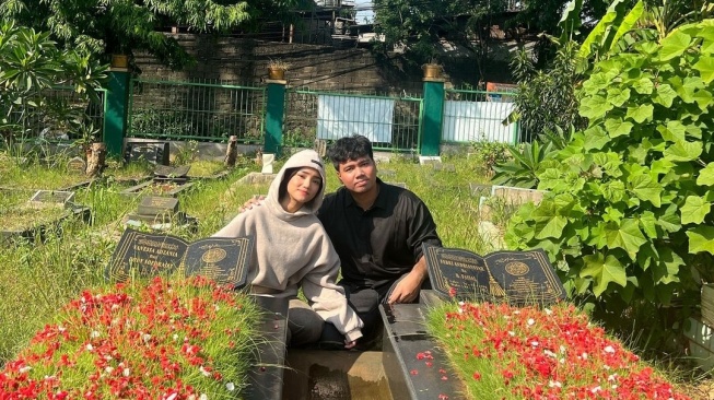 Fuji rayakan ulang tahun Vanessa Angel (Instagram/@fransfaisal_)