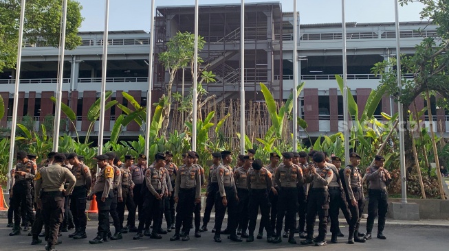 Personel Polisi Mulai Berjaga di JCC Senayan Jelang Debat Cawapres, Ini Alasannya