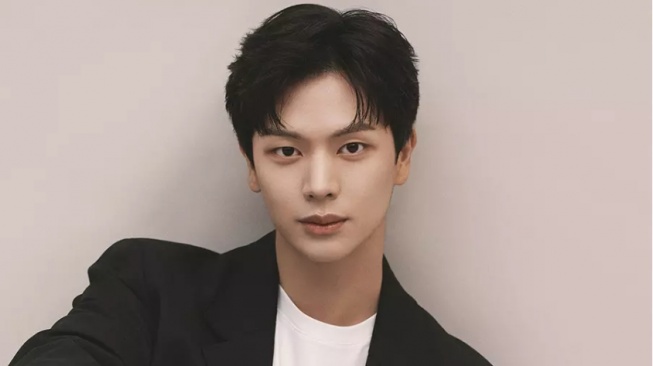 Yook Sungjae (Soompi)