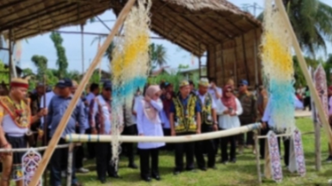 Pesta Budaya Meja Panjang, Tradisi yang Masih Dipertahankan di Kaltim