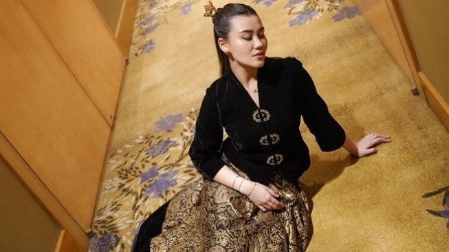 Potret Aaliyah Massaid Pakai Kebaya Modern (Instagram/@aaliyah.massaid)