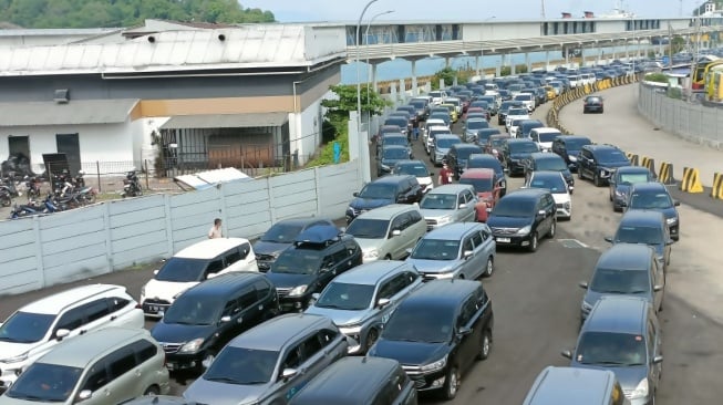 Polda Banten Terapkan 'Delay System' Pada Arus Mudik Lebaran 2025 di Pelabuhan Merak