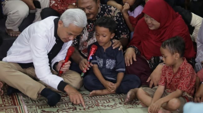 Cerita Orang Tua Alumni SMKN Jateng di Solo yang Rumahnya Diinapi Ganjar Pranowo, Kondisinya Sempat Memperihatinkan