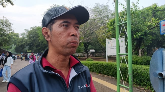 Staf Pelayanan dan Hubungan Masyarakat (Humas) Taman Margasatwa Ragunan Wahyudi Bambang. [Suara.com/Dea]