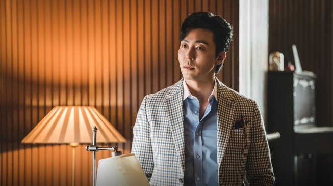 Potret Lee Moo Saeng di Maestra: Untaian Kebenaran (Instagram/@tvn_drama)