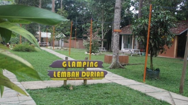 Lembah Durian Farm Stable, Serunya Glamping dan Berkuda di Tengah Alam