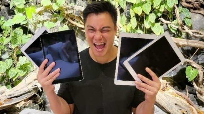 Baim Wong Jual iPad Murah.  (spesial)