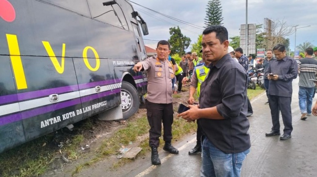 Prajurit TNI di Simalungun Tewas Ditabrak Bus, Terseret Sejauh 10 Meter