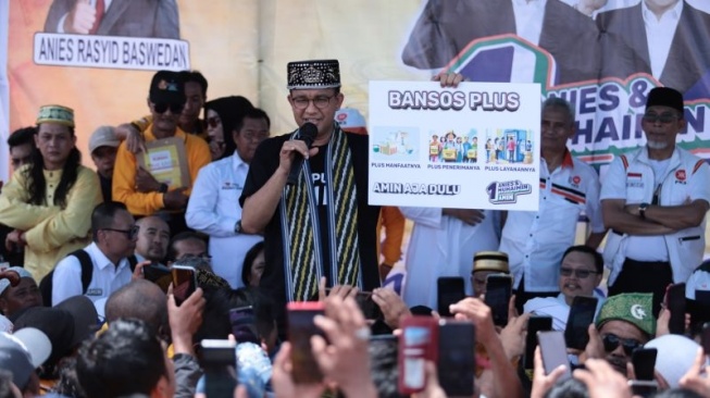 Kampanye di Pasar Flamboyan Pontianak, Anies Baswedan Pakai Alat Peraga, Buat Apa?