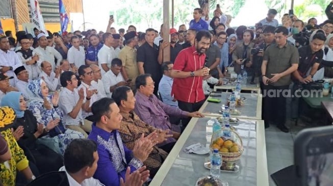 Detik-detik Prabowo Tawarkan Kudapan ke SBY Langsung Kasih Jempol saat Nyeruput Kopi