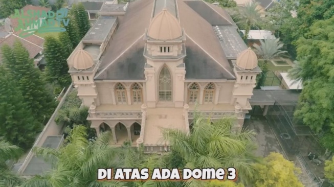Potret Rumah Mewah Orang Tua Alshad Ahmad (YouTube/Alshad Ahmad TV)