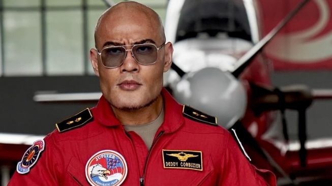 Berdiri di Belakang AM Hendropriyono, Keberadaaan Deddy Corbuzier di Sertijab Kemenhan Digunjing Warganet