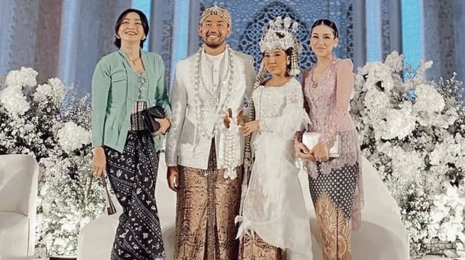 Hesti Purwadinata, Kiky Saputri, dan Ayu Ting Ting. (Instagram)