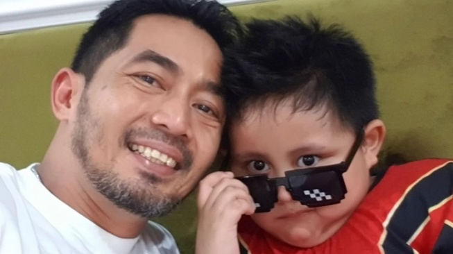 Artis ganti nama anak (Instagram/@yamacarlos7)