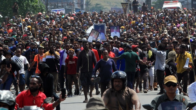 Pengantaran Jenazah Lukas Enembe di Papua