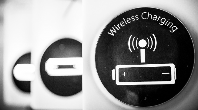 Cara Mengaktifkan Wireless Charging di Android