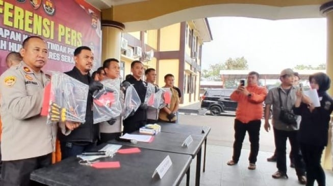 Komplotan Maling Motor Bersenjata Air Soft Gun dan Sajam Didor Polisi