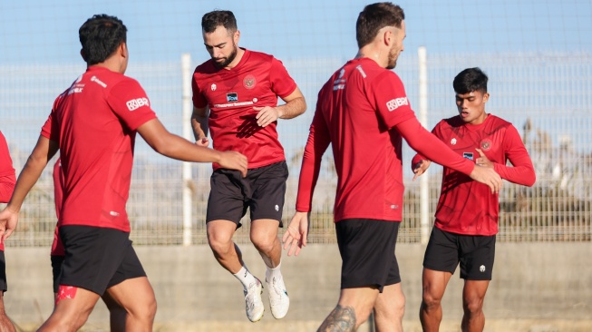 Pemain Timnas Indonesia Jordi Amat saat menggelar latihan dalam TC di Tukri (Dok. PSSI).