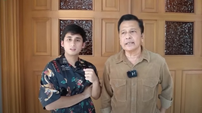 Mansyur Ahmad, ayah Alshad Ahmad. (YouTube/Alshad Ahmad TV)