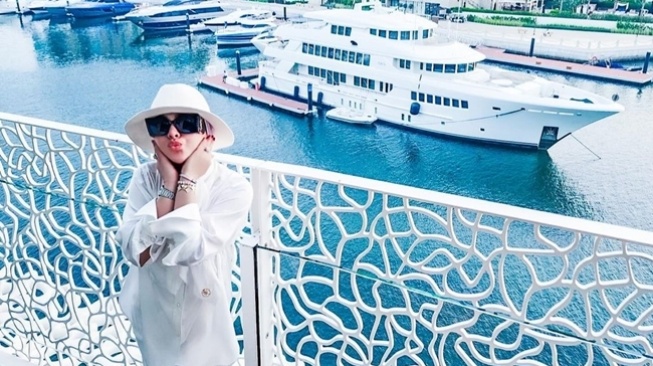 Potret Syahrini Liburan di Dubai (Instagram/@princessyahrini)