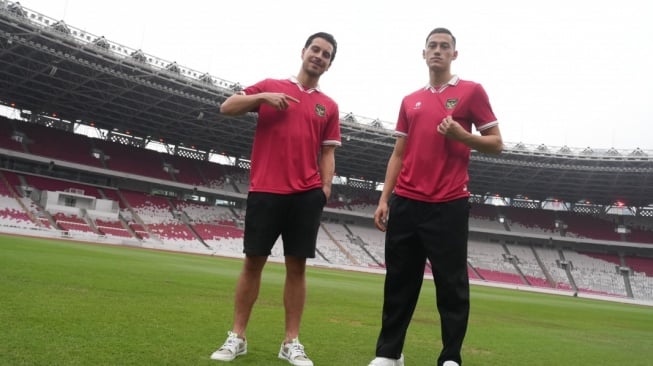 Thom Haye dan Jay Idzes Puji Kemegahan Stadion GBK