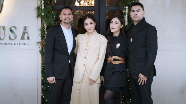 Nagita Slavina dan Raffi Ahmad Saat Resmikan Restoran Le Nusa di Paris (Instagram)