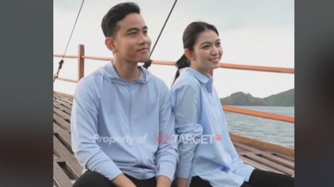 Potret Romantis Gibran dan Selvi Ananda Naiki Kapal Phinisi Keliling Labuan Bajo, Ini Fakta Uniknya